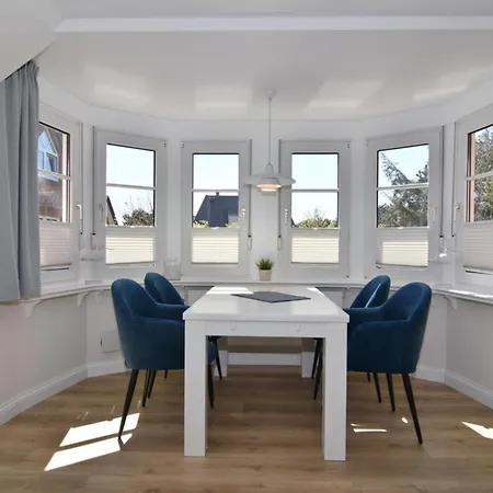 Luv &amp Lee, Whg 10