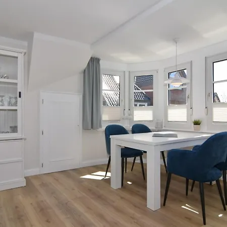 Luv &amp Lee, Whg 10 韦斯特兰