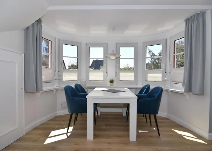 Luv &amp Lee, Whg 10